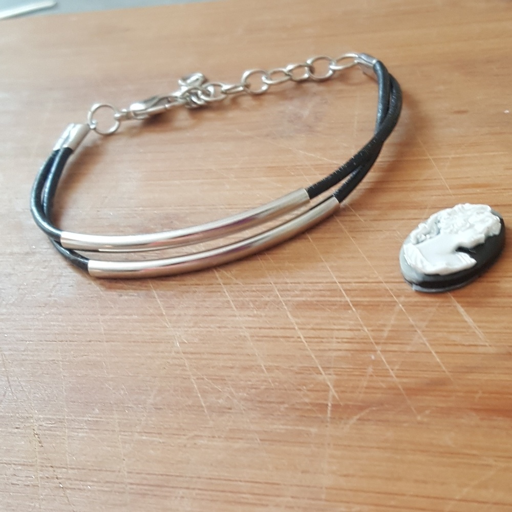 Leather and silver braclet